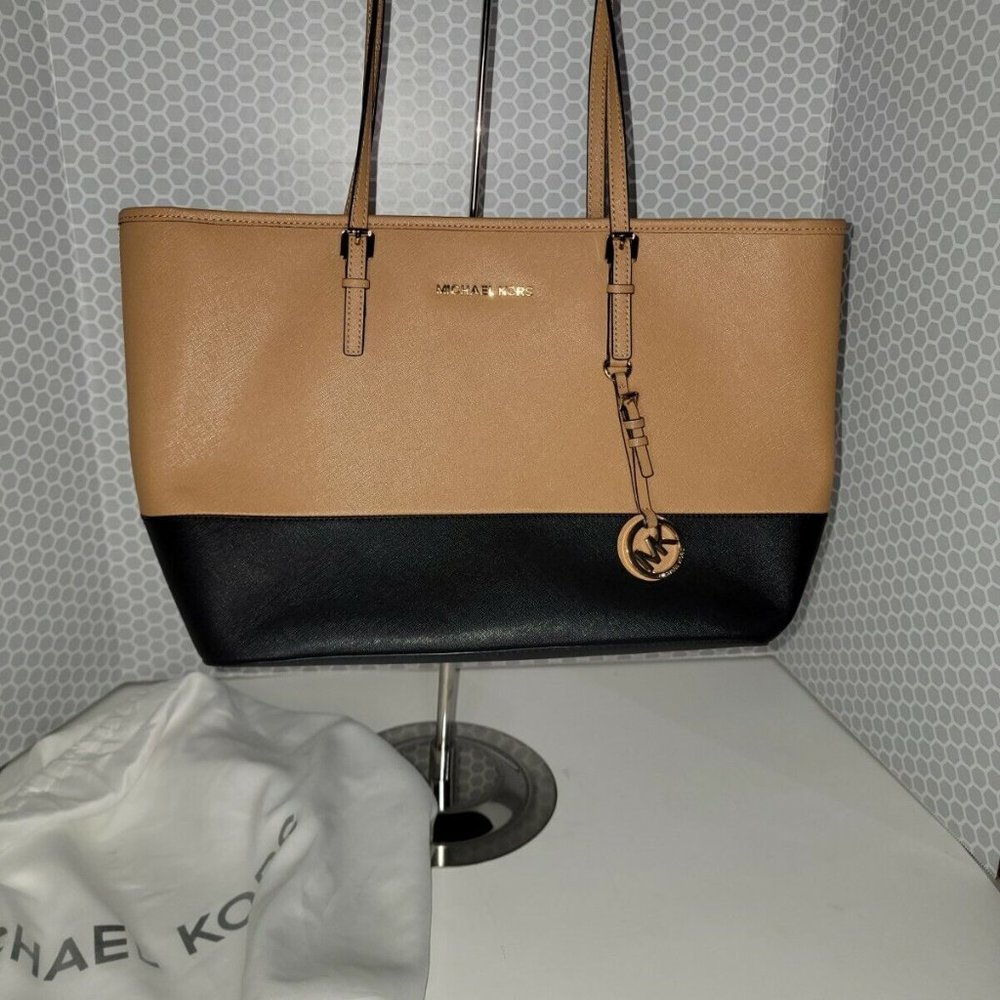 Michael Kors Jet Set Medium Multi Function Laptop… - image 1